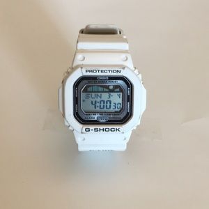 casio 5600 white